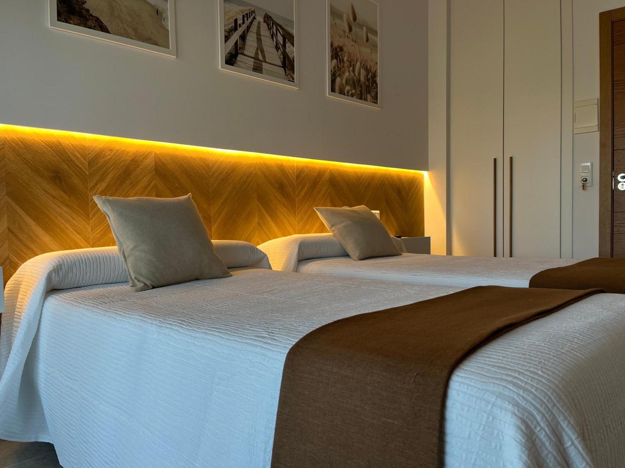 Hostal Parador De Los Llanos Torreorgaz Zewnętrze zdjęcie