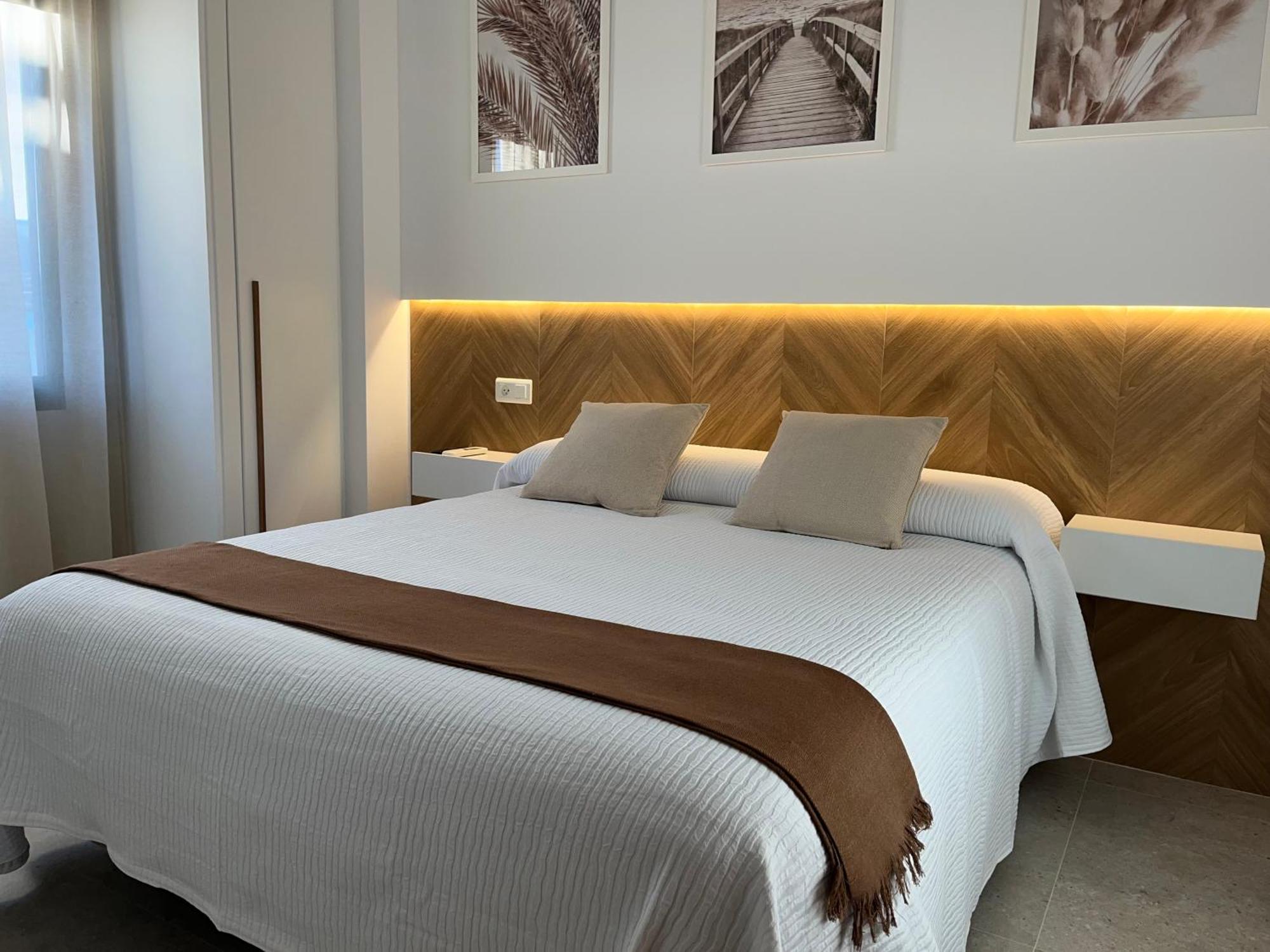 Hostal Parador De Los Llanos Torreorgaz Zewnętrze zdjęcie