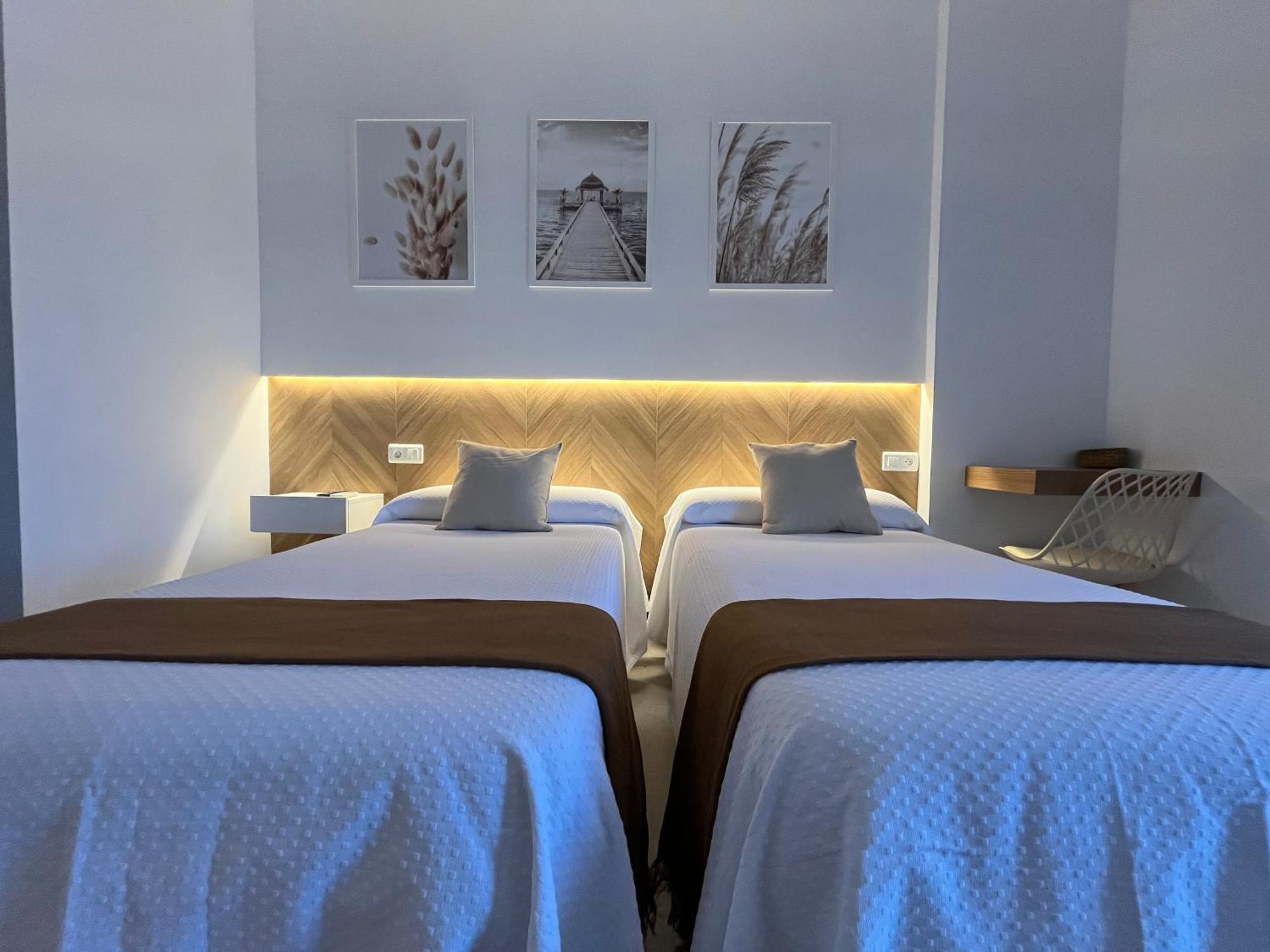 Hostal Parador De Los Llanos Torreorgaz Zewnętrze zdjęcie