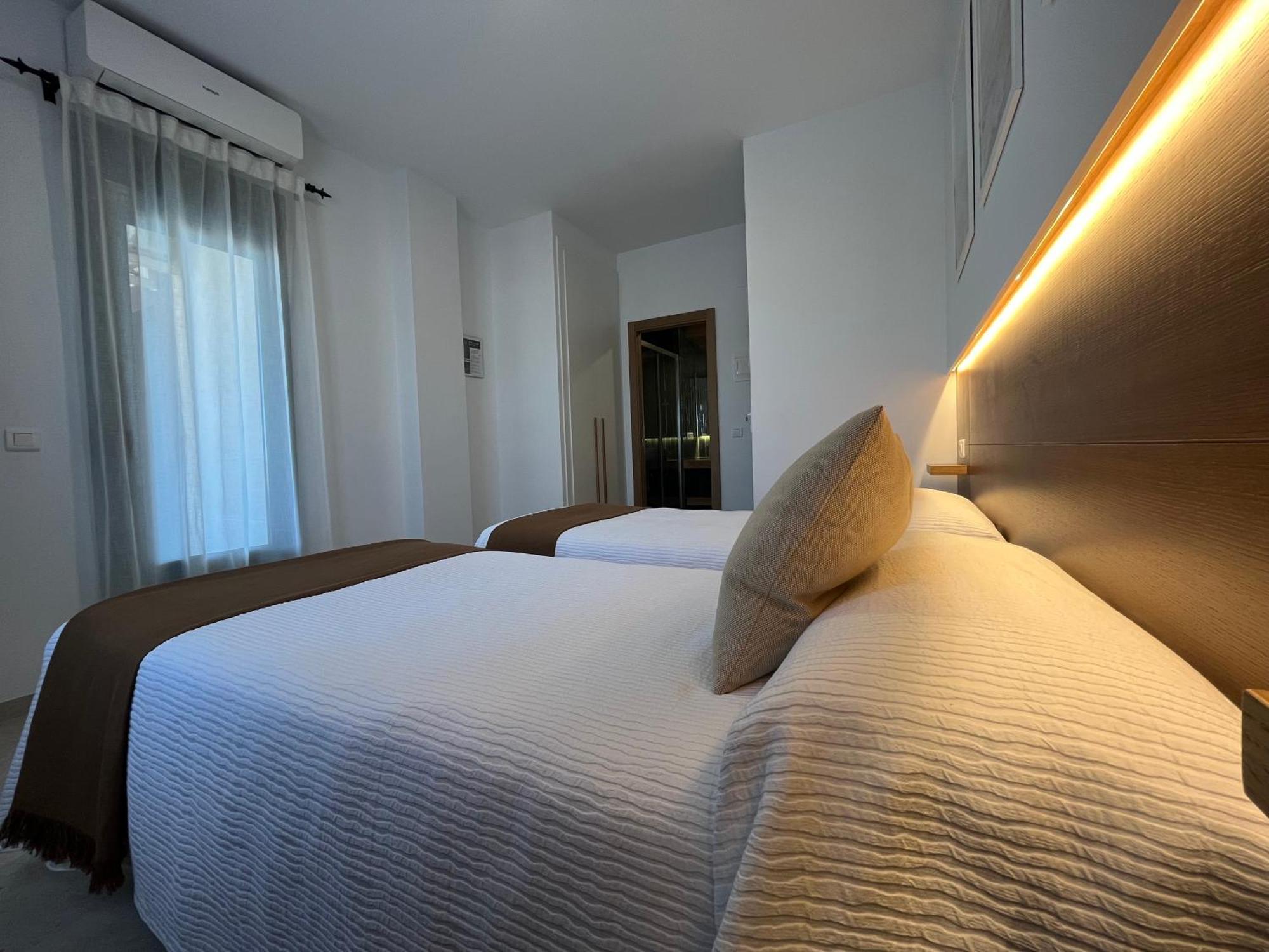 Hostal Parador De Los Llanos Torreorgaz Zewnętrze zdjęcie